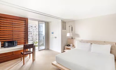 Studio Partial Ocean King Premier with Balcny