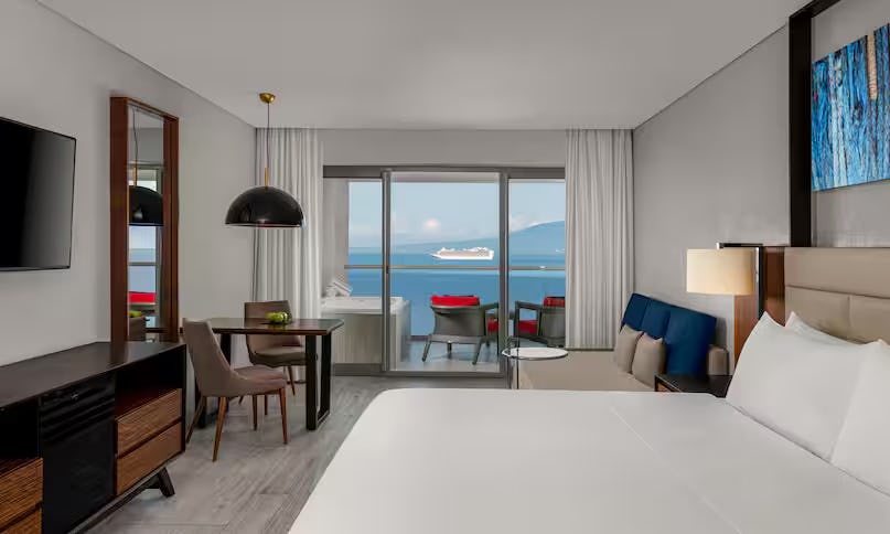 hilton-vallarta-riviera-all-inclusive-resort-enclave-ocean-vw-room-1-king-bed-w-jet-tub_9234