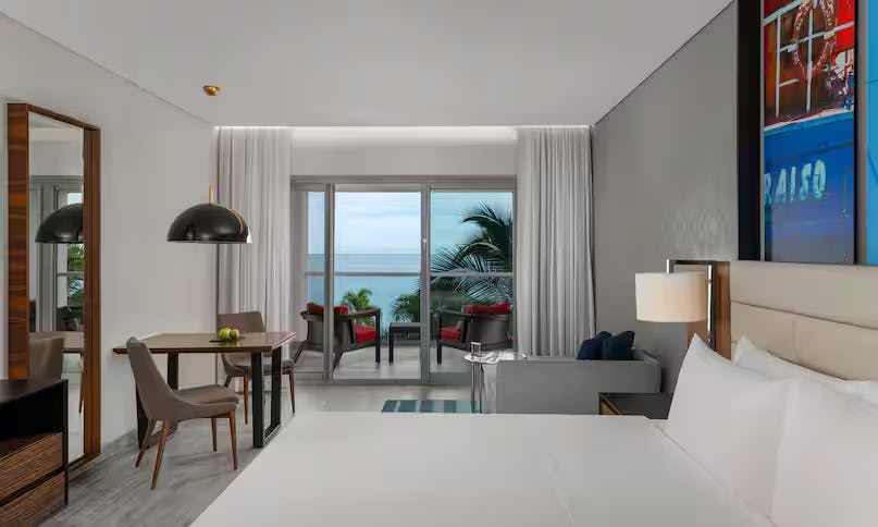 hilton-vallarta-riviera-all-inclusive-resort-partial-ocean-view-room-king-bed_9234