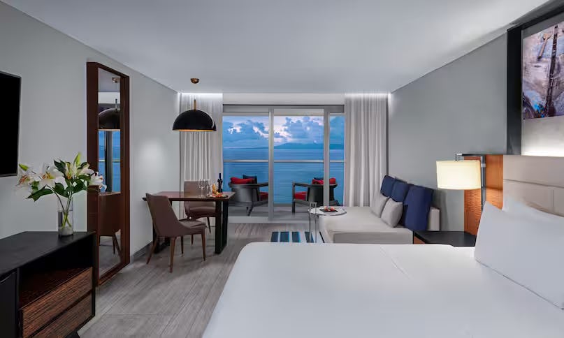 hilton-vallarta-riviera-all-inclusive-resort-premium-ocean-front-room-king-bed_9234