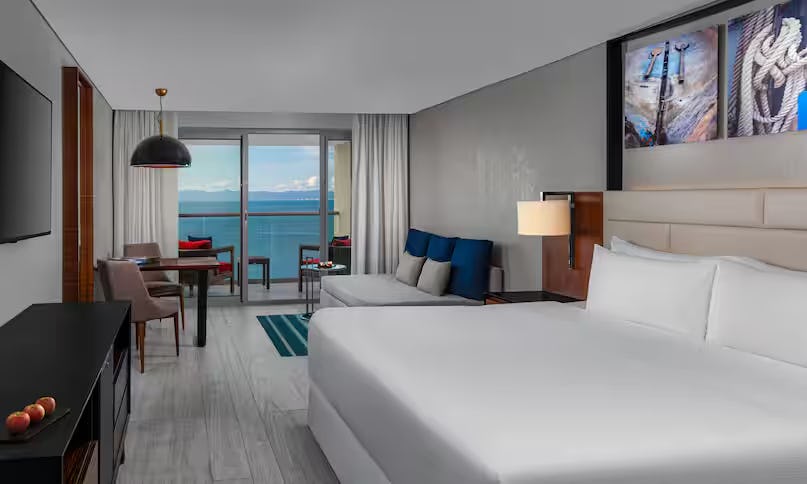 hilton-vallarta-riviera-all-inclusive-resort-superior-ocean-front-room-adults-king-bed_9234