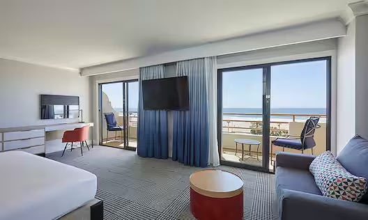 Oceanfront 1 King Bed