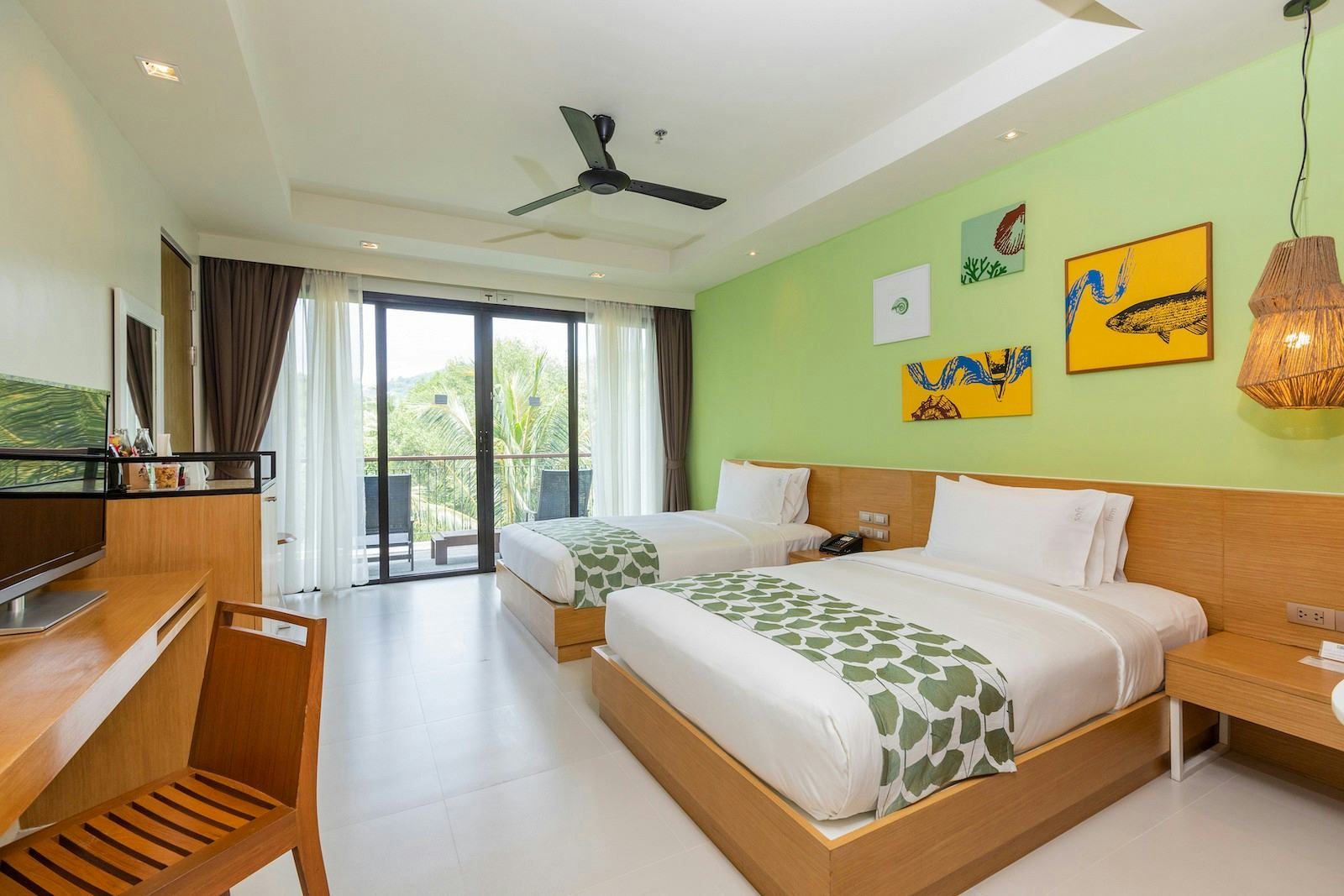 holiday-ao-nang-beach-resort-krabi-thailand-family-garden-view-room_13051