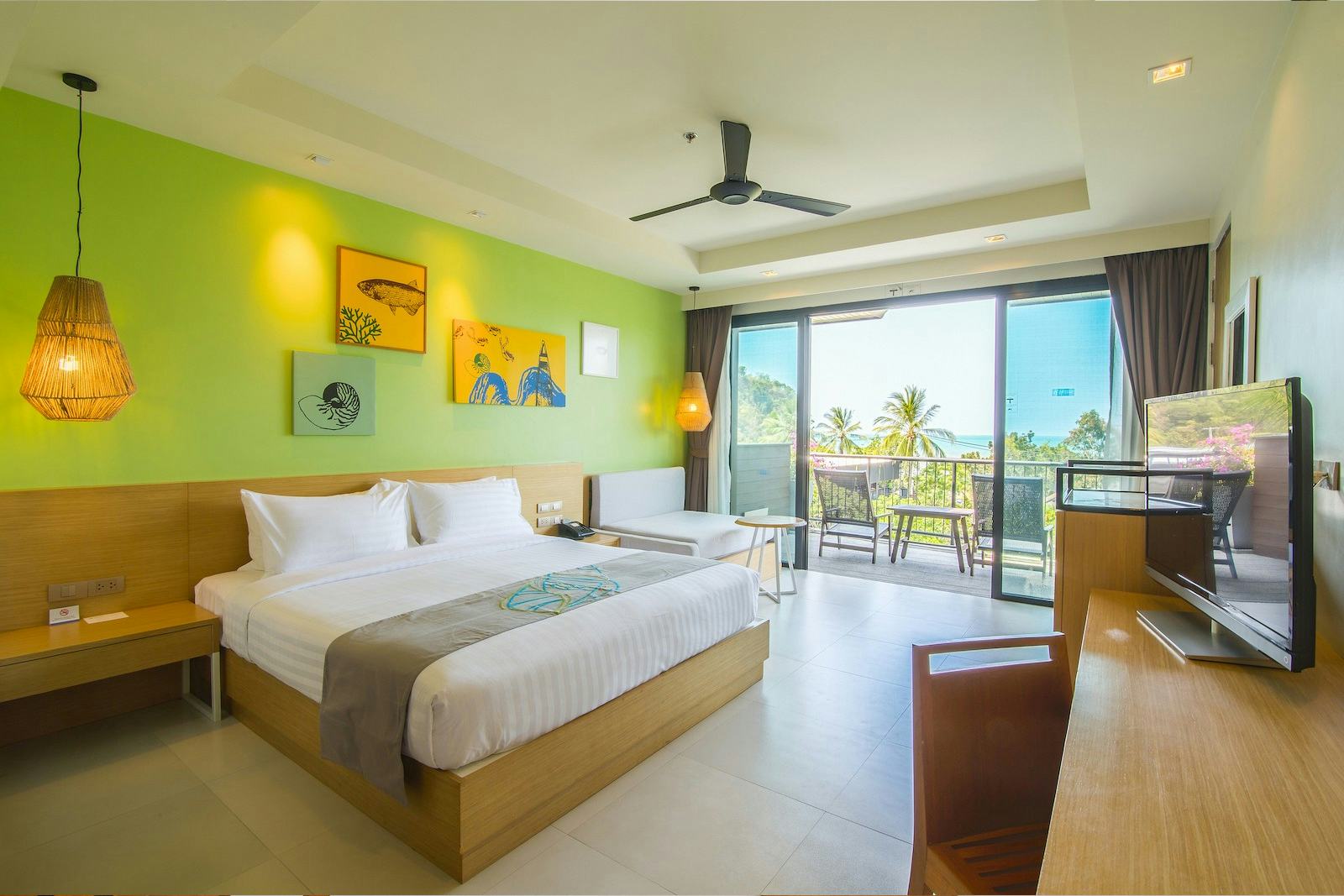 holiday-ao-nang-beach-resort-krabi-thailand-family-pool-view-room_13051