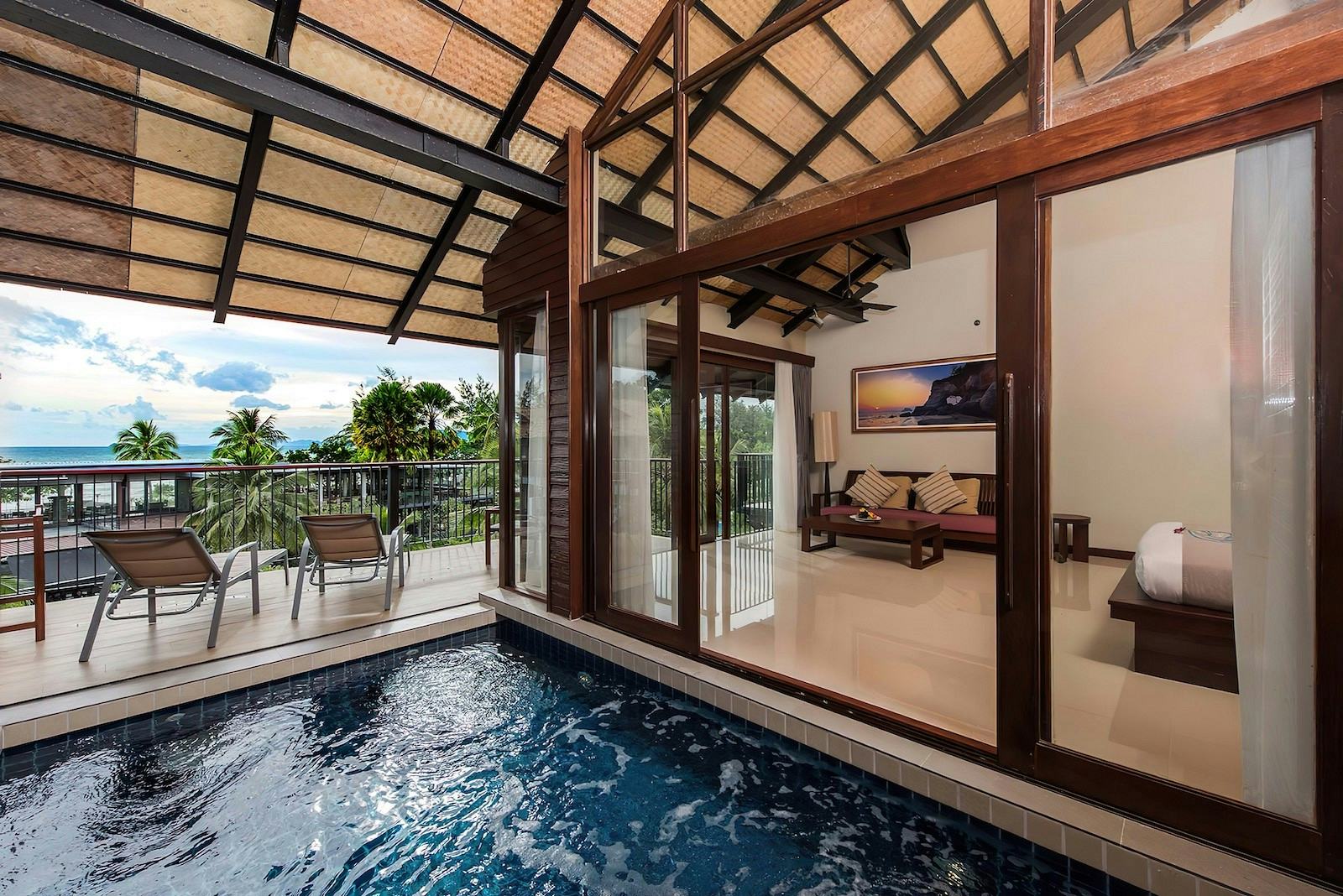 holiday-ao-nang-beach-resort-krabi-thailand-penthouse-pool-suite-with-sea-view_13051