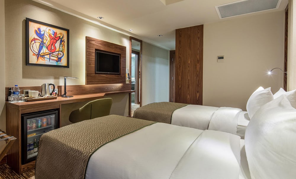 holiday-inn-antalya-lara-antalya-standard-room_11580