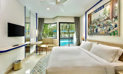 Deluxe Pool Access Room