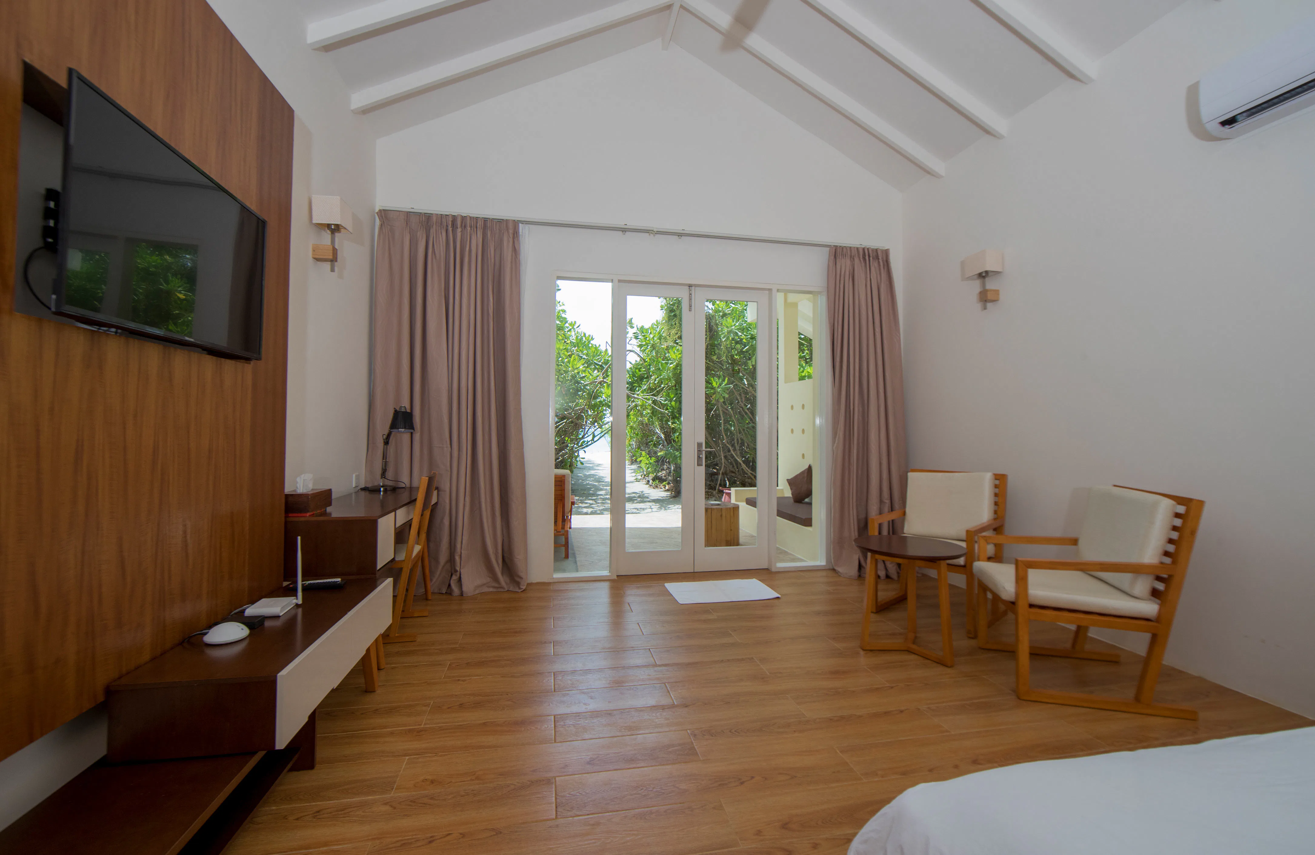 hondaafushi-island-resort-maldives-deluxe-beach-bungalows-01_13774