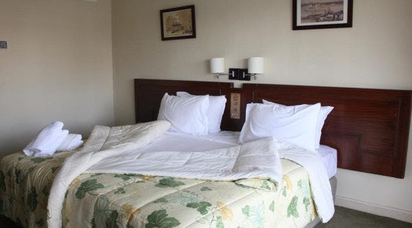 horizon-shahrazad-hotel-cairo-egypt-standard-double-room-nile-view-01_9962