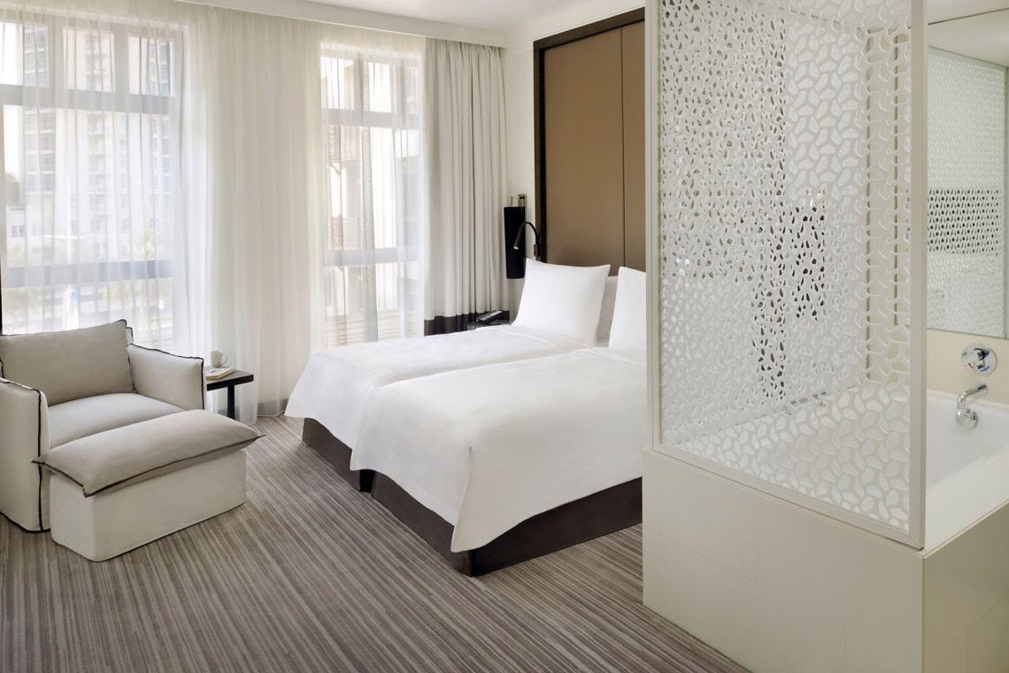 hotel-boulevard-autograph-collection-dubai-deluxe-pool-view-room-twin_3132