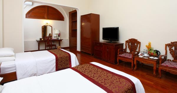 hotel-continental-saigon-superior-room_8945