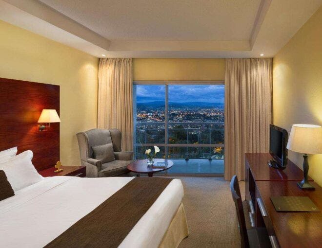 hotel-des-mille-collines-kigali-classic-room-panorama-view_13311