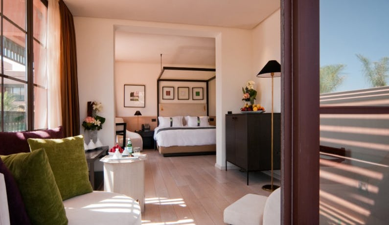 TERRACE SPACIOUS ROOM