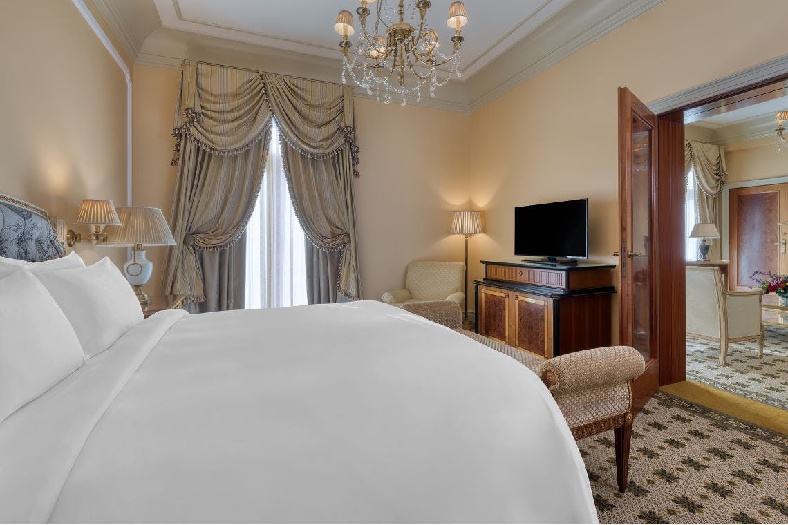 hotel-grande-bretagne-a-luxury-collection-greece-executive-acropolis-suite_11024