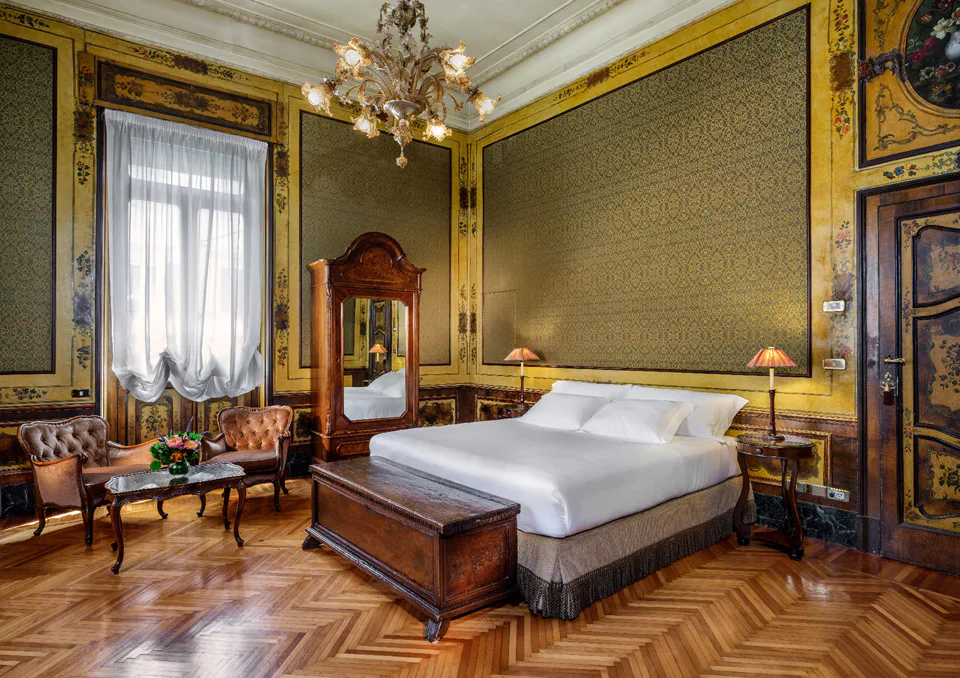 hotel-locarno-rome-prestige-deluxe-matilde-di-canossa-with-balcony_13370