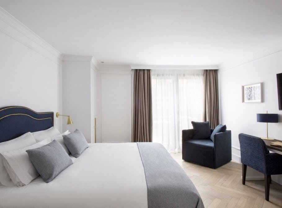 Suite MidMost with Terrace