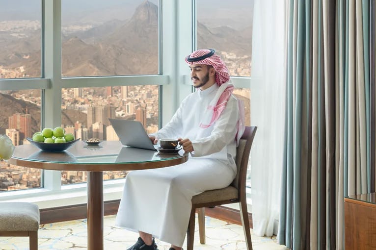 Deluxe Suite King Part Haram View