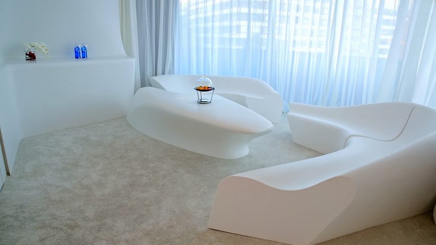 JUNIOR SUITES SPACE CLUB BY ZAHA HADID