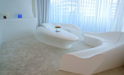 JUNIOR SUITES SPACE CLUB BY ZAHA HADID