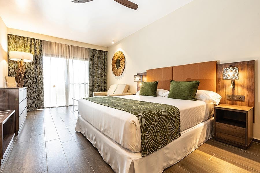 Jr. Suite courtyard view