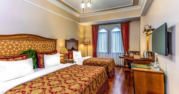 hotel-sultanhan-triple-room_9393