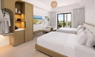 Queen/Queen Room with View and Balcony