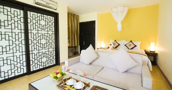 hue-riverside-boutique-resort-and-spa-deluxe-room_8996