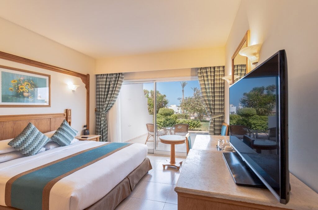 hurghada-long-beach-resort-superior-family-suite_1820