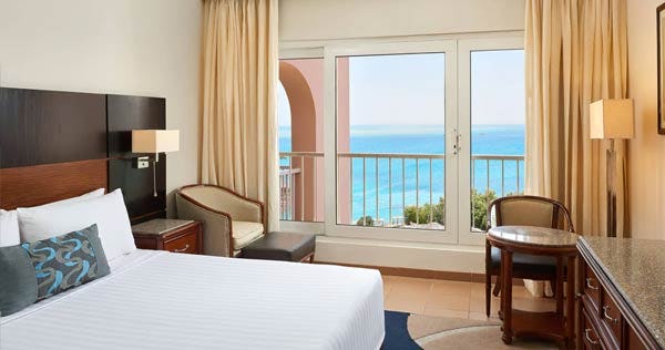 hurghada-marriott-beach-resort-sea-view-room-02_1814