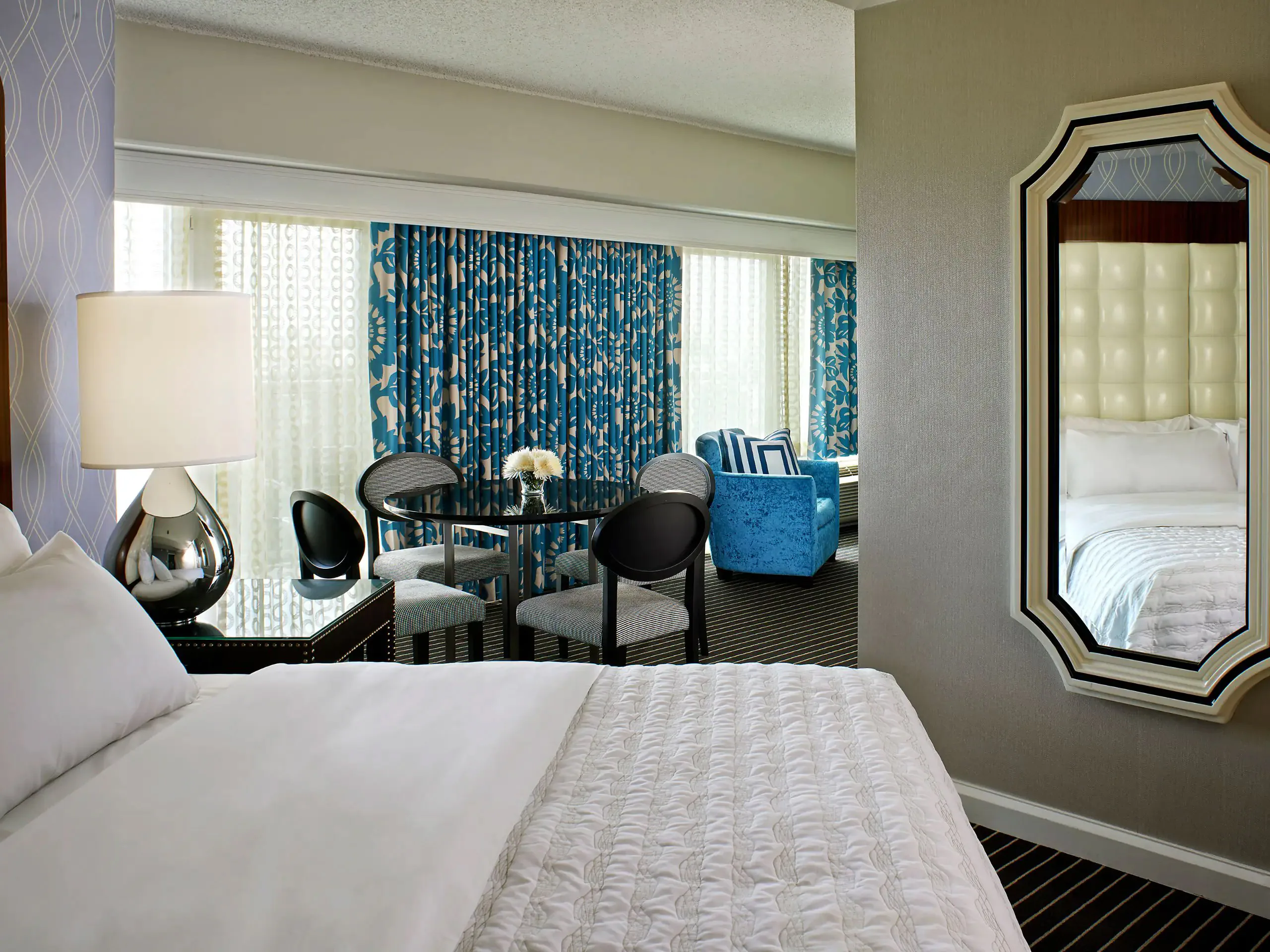 hyatt-centric-delfina-santa-monica-los-angeles-1-king-bed-sunset-suite-01_7046