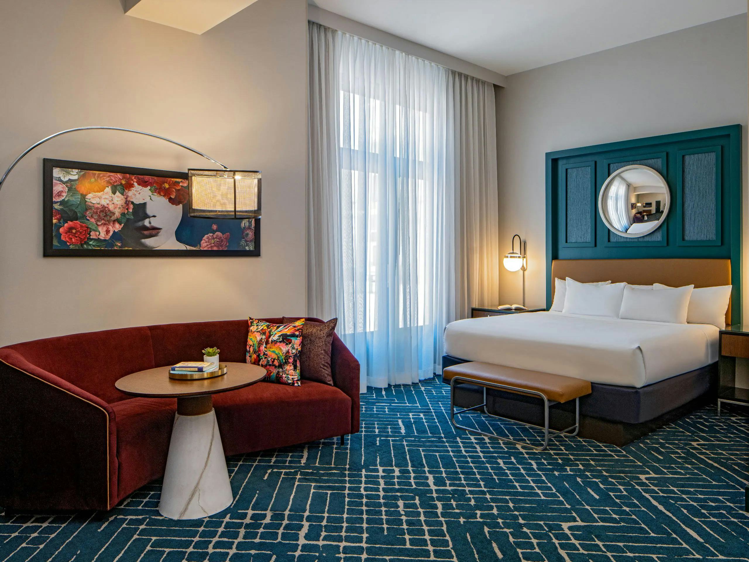 1 King Bed with Balcony