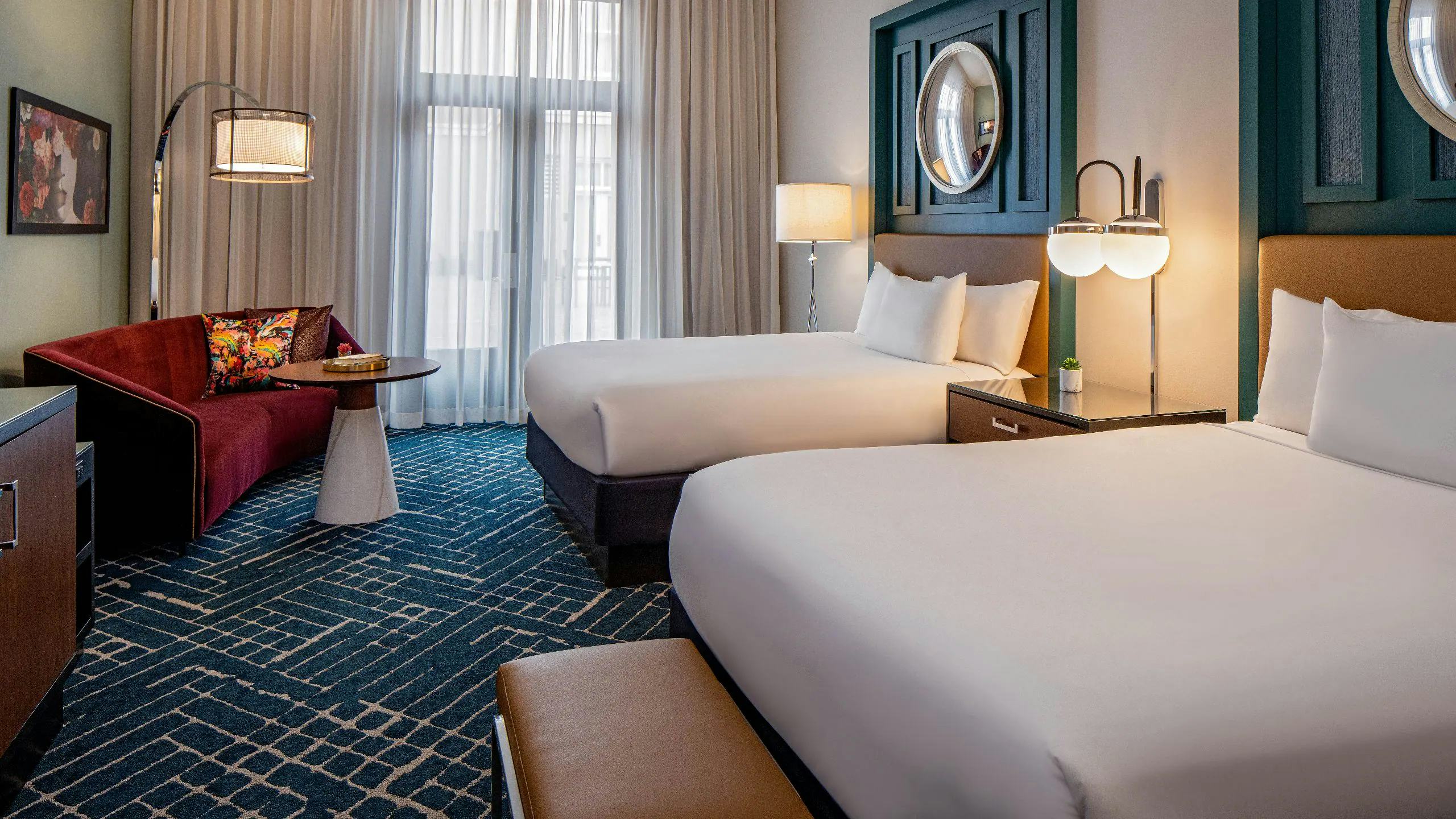 2 Queen Beds with View