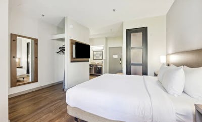 King Bed (with sofa bed)