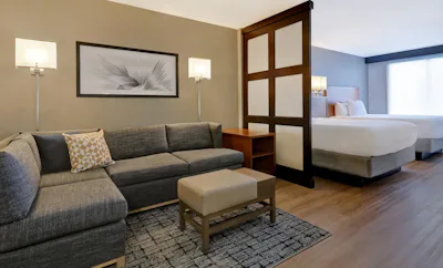 Two Queen Beds (with sofa bed)