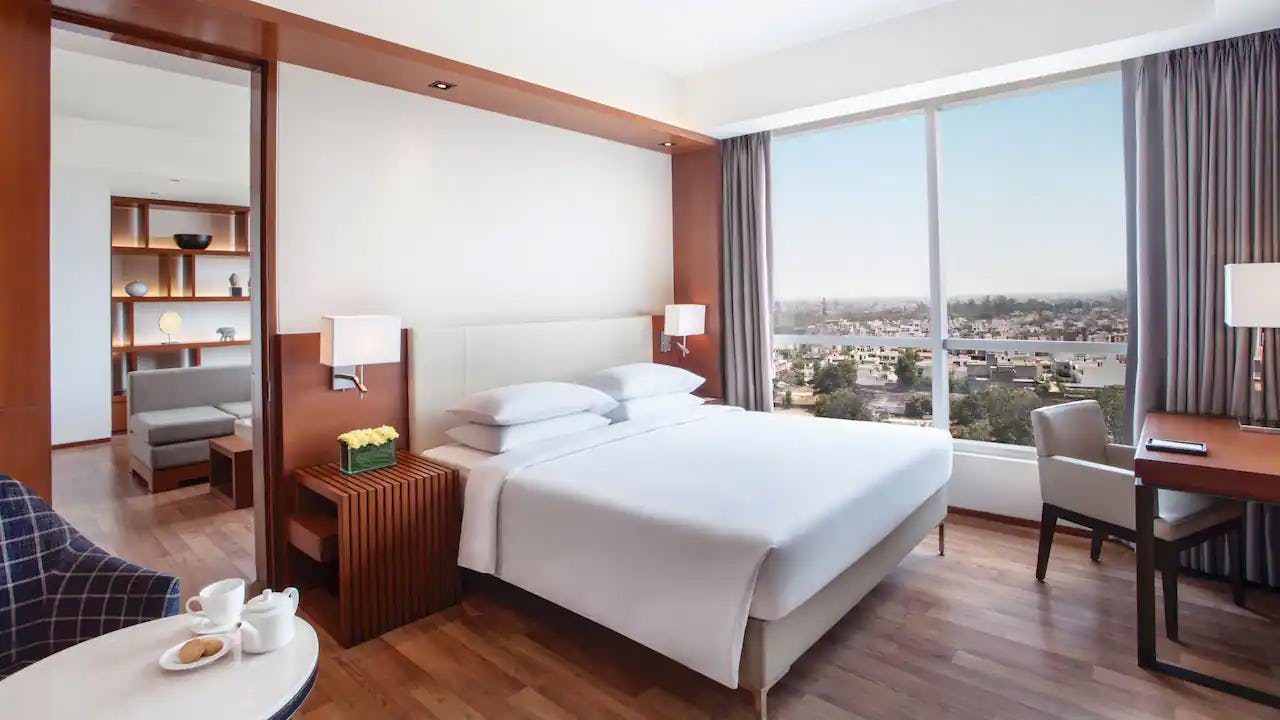 Regency Executive Suite with 1 King Bed