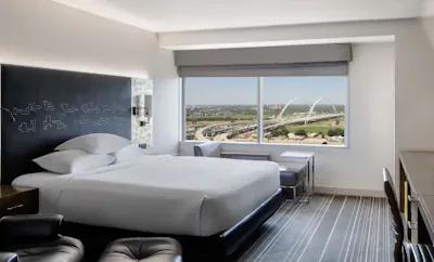 1 King Bed with ADA Tub