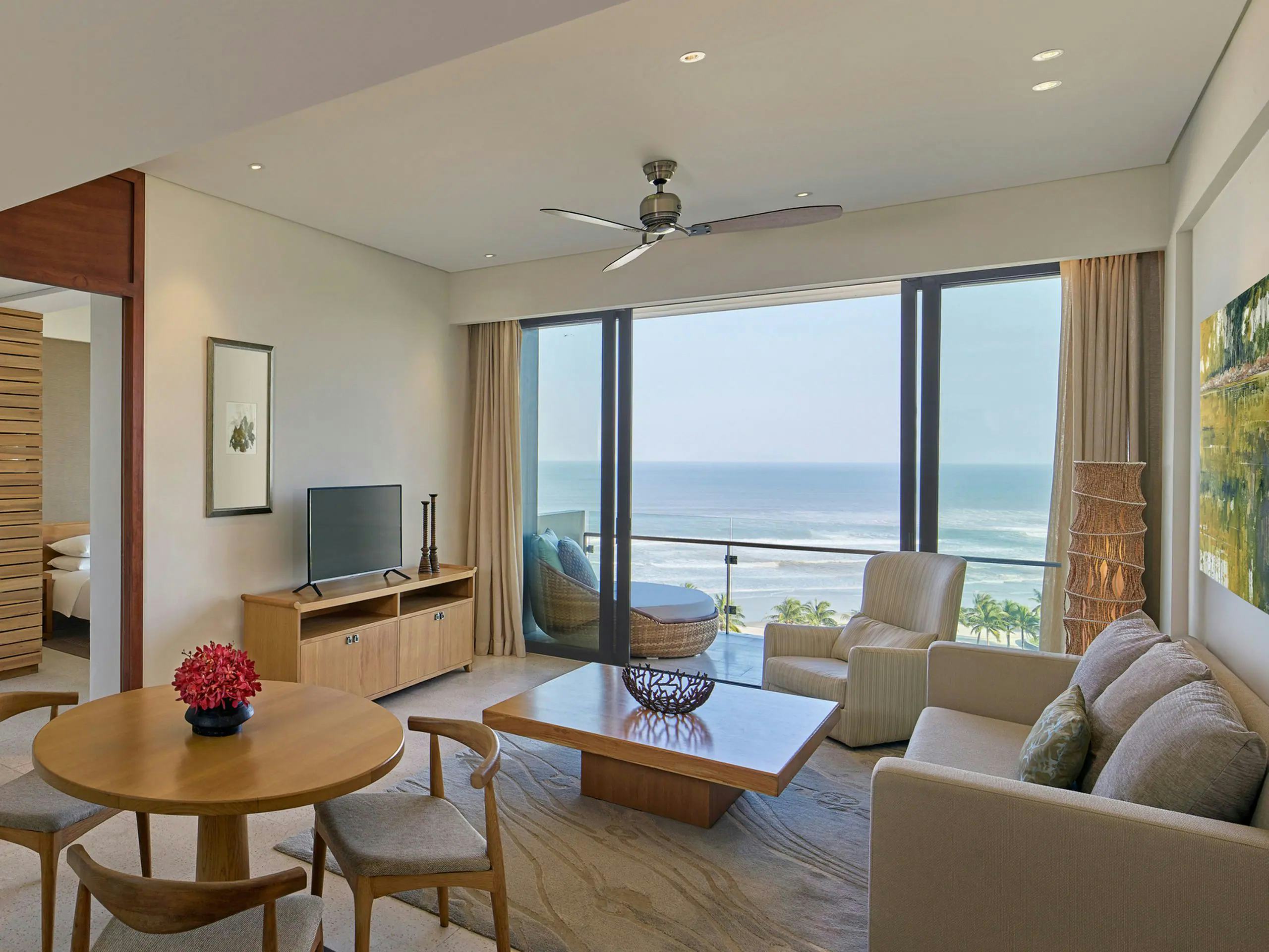 hyatt-regency-danang-resort-and-spa-hoi-an-and-da-nang-vietnam-1-bedroom-ocean-view-residence-01_4919