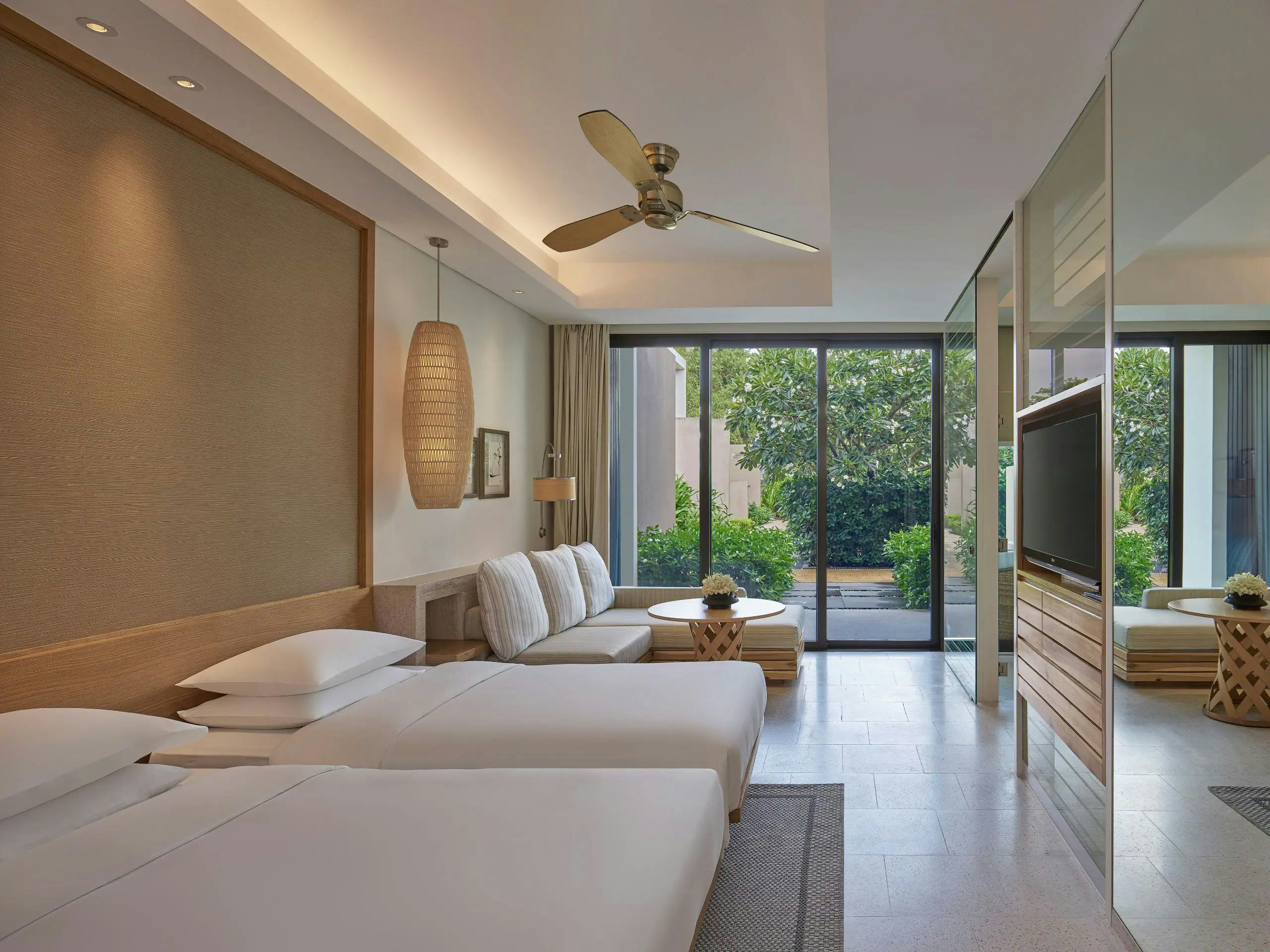 hyatt-regency-danang-resort-and-spa-hoi-an-and-da-nang-vietnam-2-twin-bed-01_4919