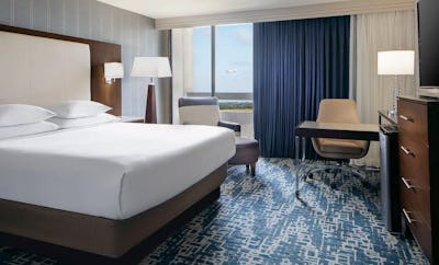 1 King Bed High Floor