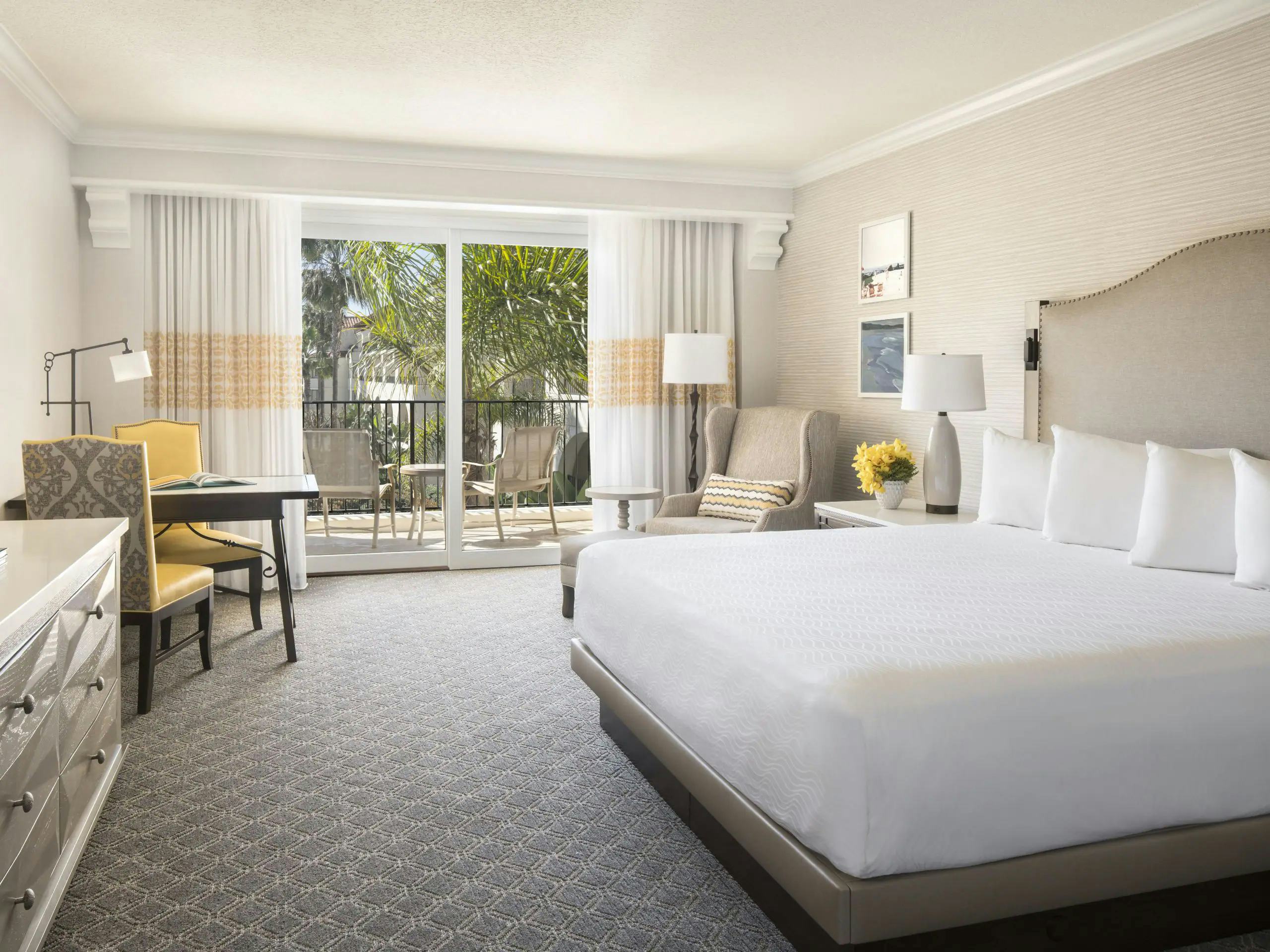 1 King Bed Garden View