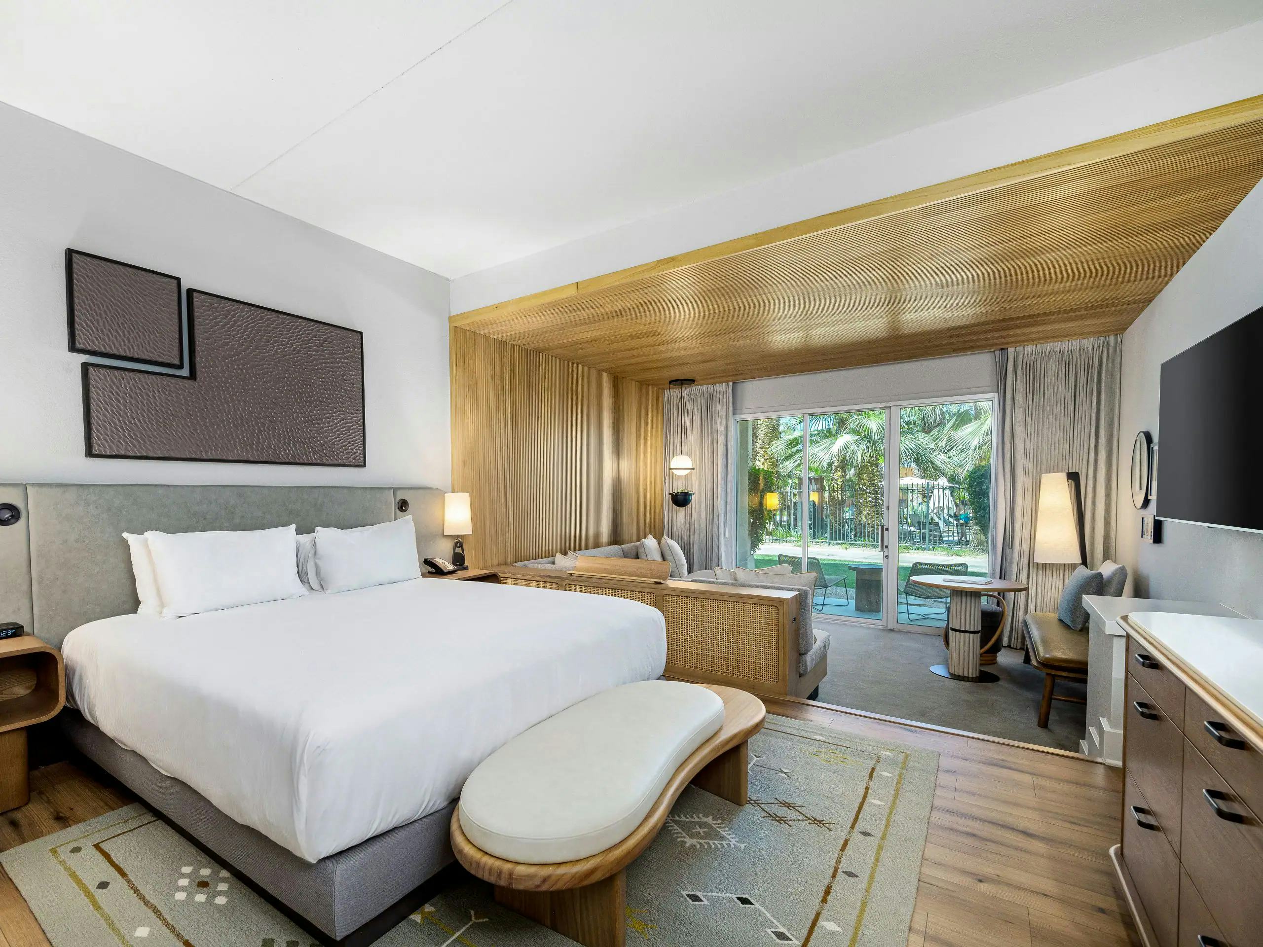 1 King Bed with Pool Access