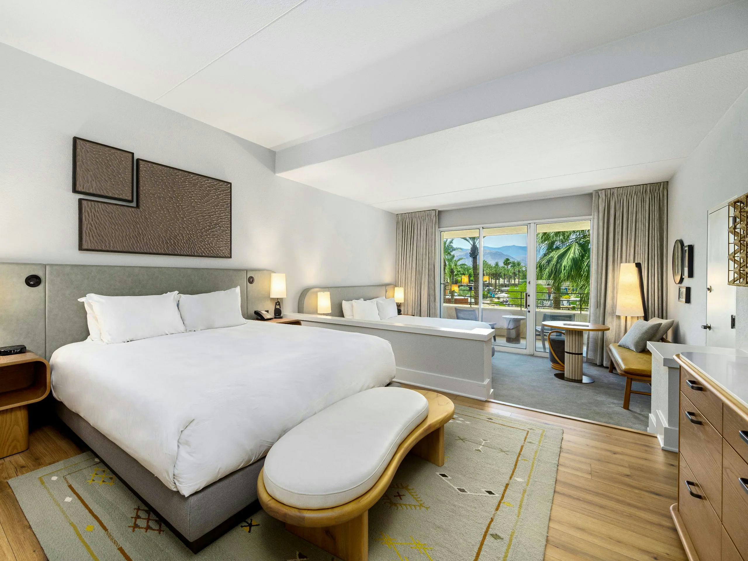 2 King Beds with Pool View