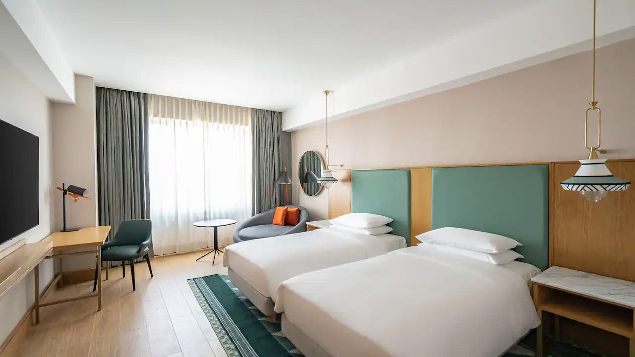 2 Twin Beds with Club Access