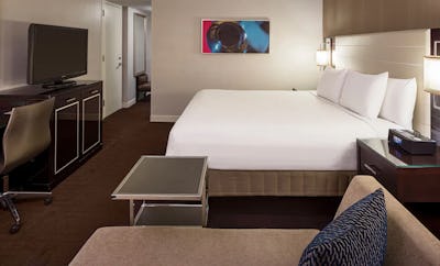 1 King Bed Club Access