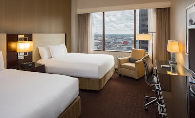 2 Queen Beds Club Access