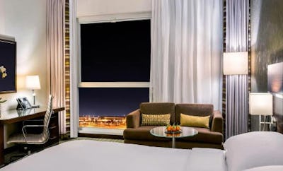 1 King Bed Club Access