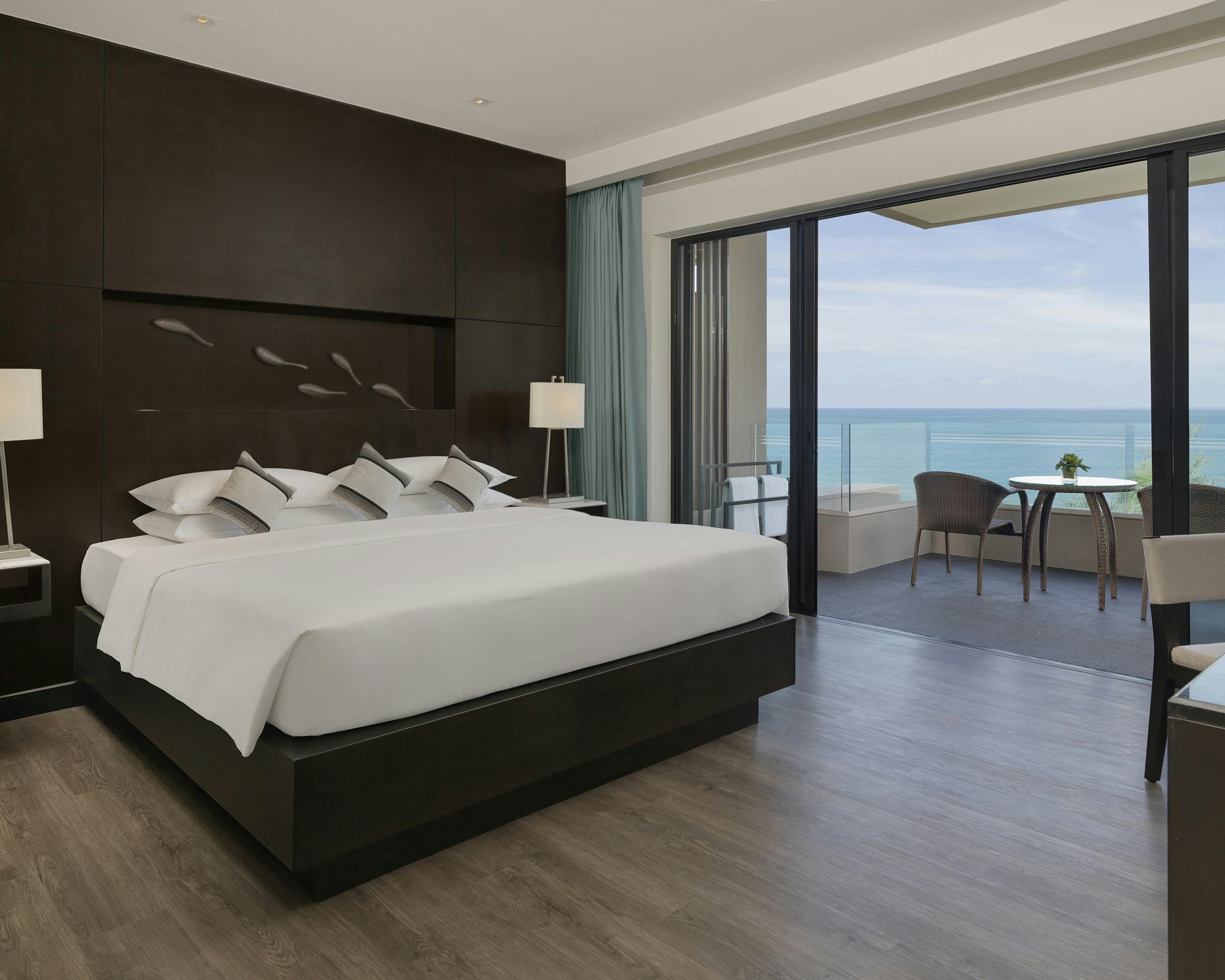 1 King Bed with Ocean View