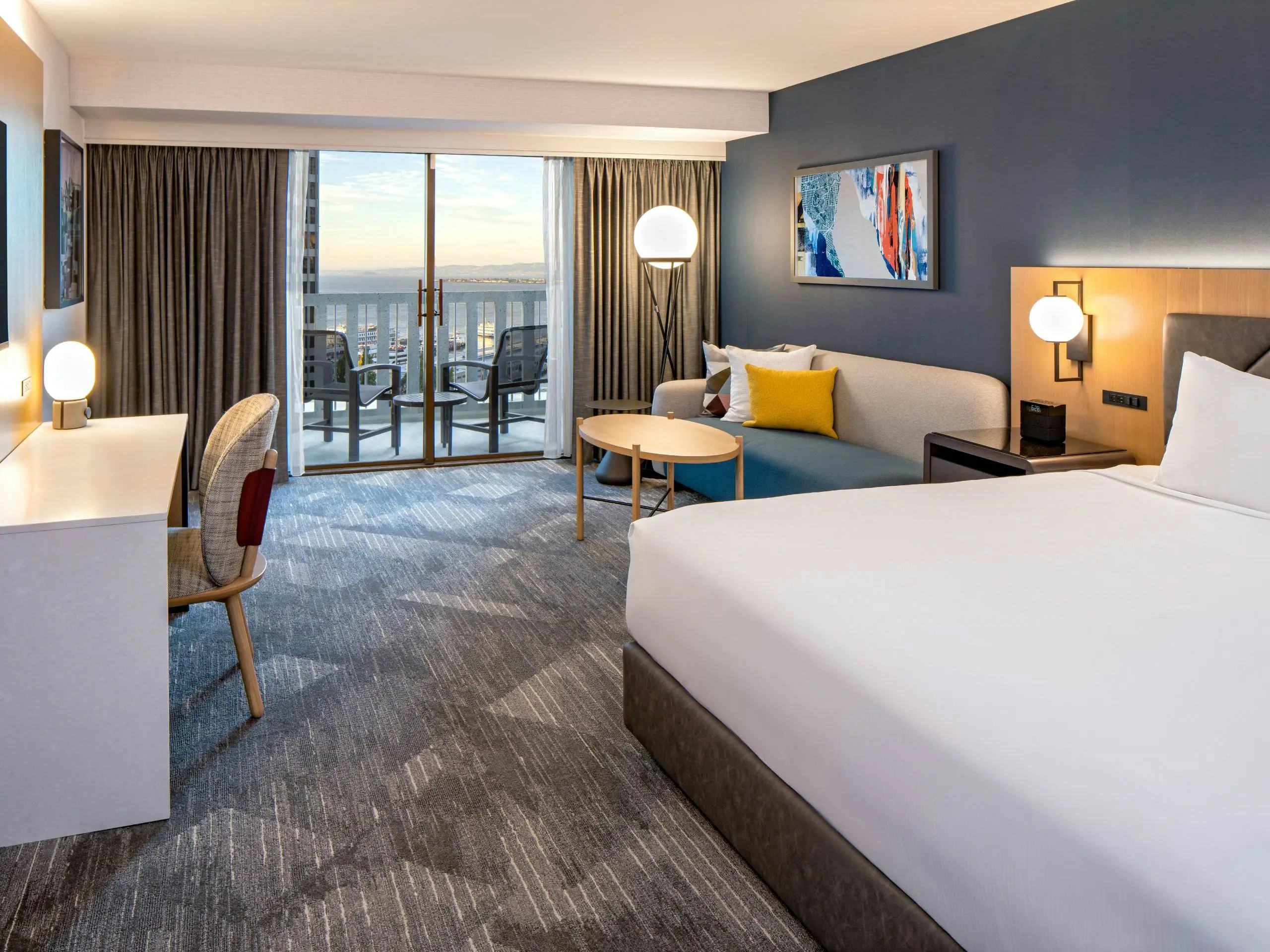 1 King Bed Bay View Balcony