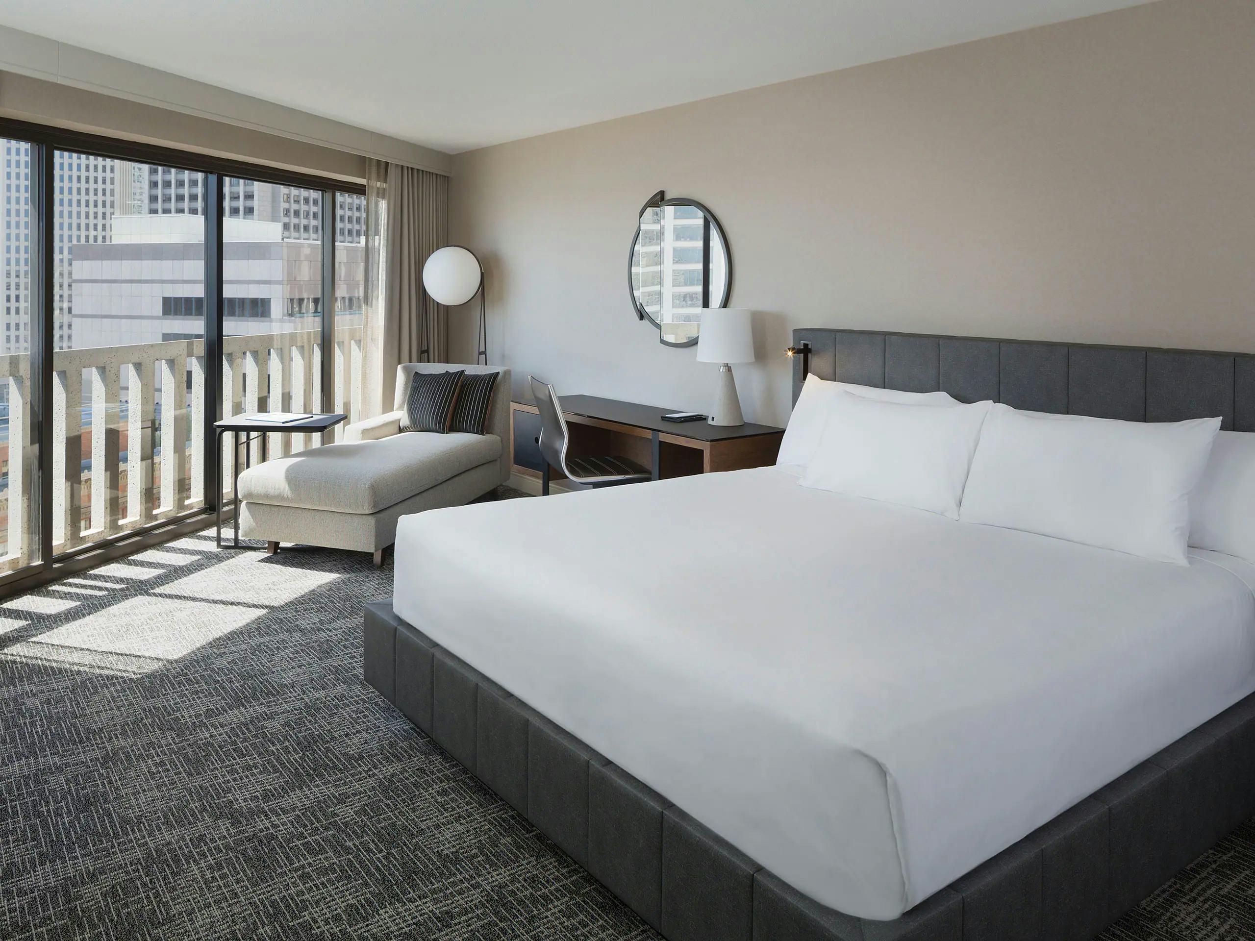 1 King Bed Club Access