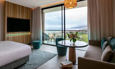 1 King Bed Ocean View